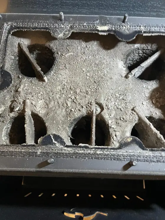 braciere pellet incrostato